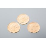 GROUP OF THREE VICTORIAN GOLD SOVEREIGNS dated 1882,