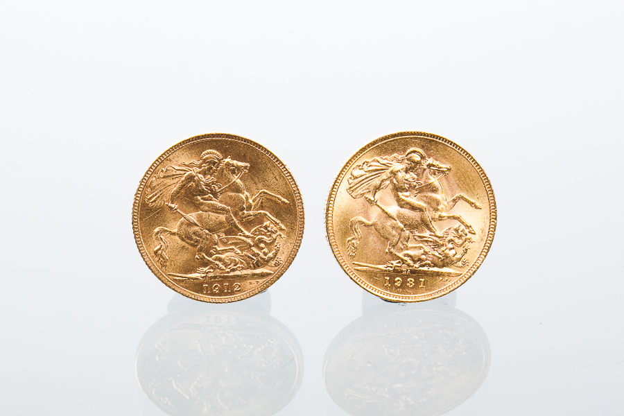 GROUP OF TWO GEORGE V GOLD SOVEREIGNS dated 1912 and 1931 - Image 2 of 2