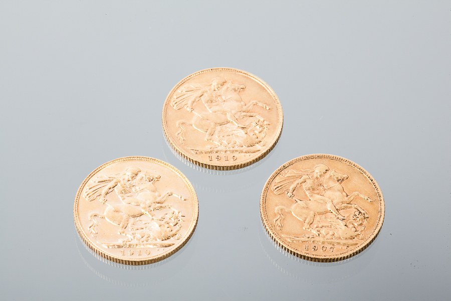 GROUP OF THREE EDWARD VII GOLD SOVEREIGNS dated 1907 and 1910 (2) - Image 2 of 2