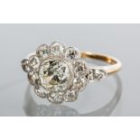 IMPRESSIVE EDWARDIAN DIAMOND CLUSTER RING
the central old cushion cut diamond of approximately 1.