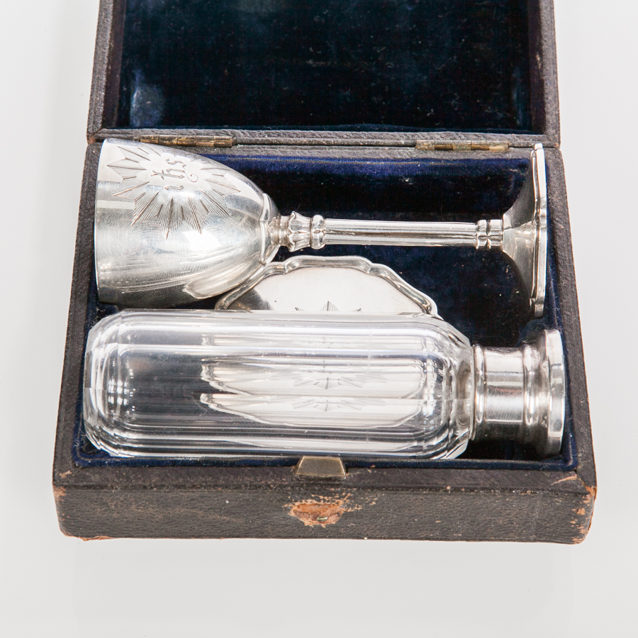 VICTORIAN SILVER TRAVELLING COMMUNION SET
maker George John Richards & Edward Charles Brown,