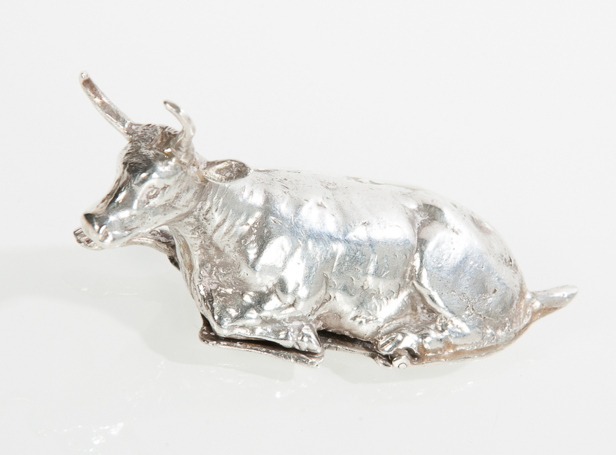 SILVER NOVELTY COW SNUFF BOX
maker B Muller & Son, Chester 1889,