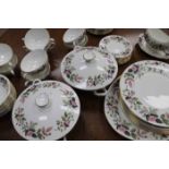 WEDGWOOD 'HATHAWAY ROSE' DINNER SERVICE