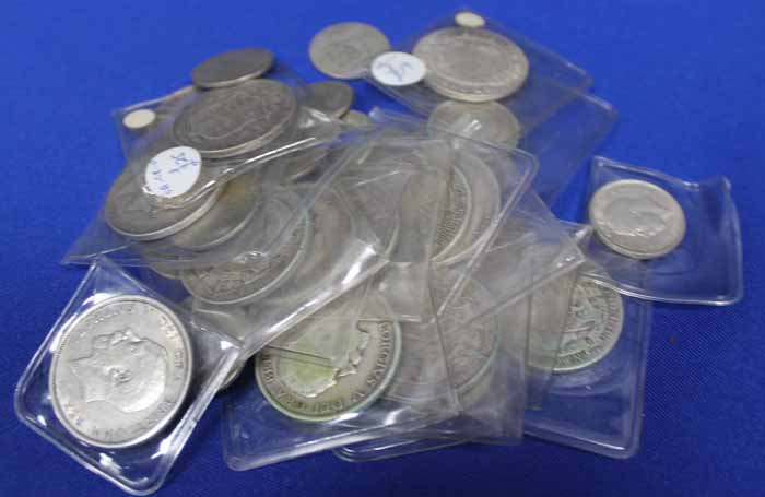 COLLECTION OF FIFTEEN BRITISH PRE-1920 SILVER COINS
including half crowns dated 1900, 1902, 1904,