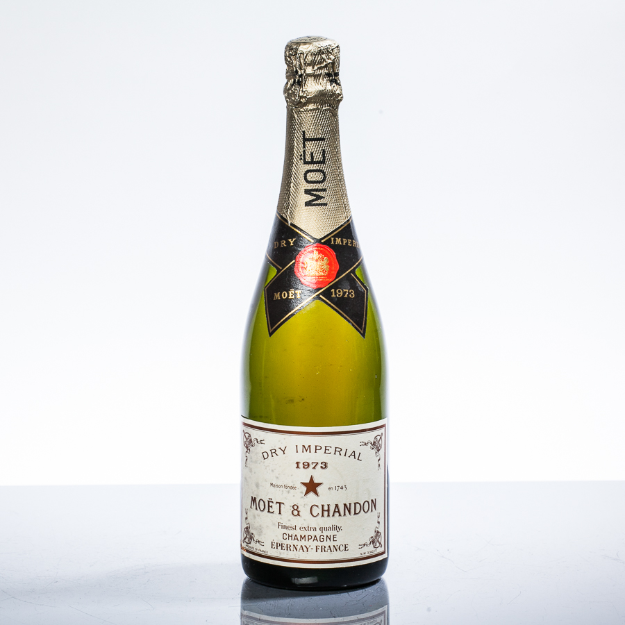 MOET & CHANDON 1973 DRY IMPERIAL
A.C. Champagne, France.
