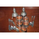 SELECTION OF SILVER ITEMS
including a pair of pepper shakers, a pair of butter knives,