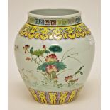 AN ATTRACTIVE FAMILLE ROSE JAR OR VASE,