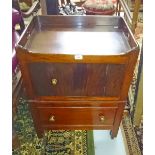 A GEORGE III PERIOD MAHOGANY TRAY TOP NIGHT TIME COMMODE,