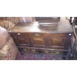 AN 18TH CENTURY OAK LIFT TOP BLANKET  CHEST,