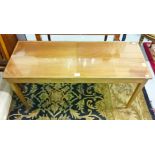 A RECTANGULAR MAHOGANY AND SATINWOOD BANDED COFFEE TABLE, 
O.R.M.