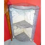 A PAIR OF UNUSUAL GREY AND WHITE VEINED MARBLE CORNER STANDS,