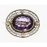 A VICTORIAN AMETHYST AND PEARL BROOCH,