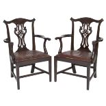 A GOOD QUALITY PAIR OF 18TH CENTURY MAHOGANY DINING ROOM ARMCHAIRS,