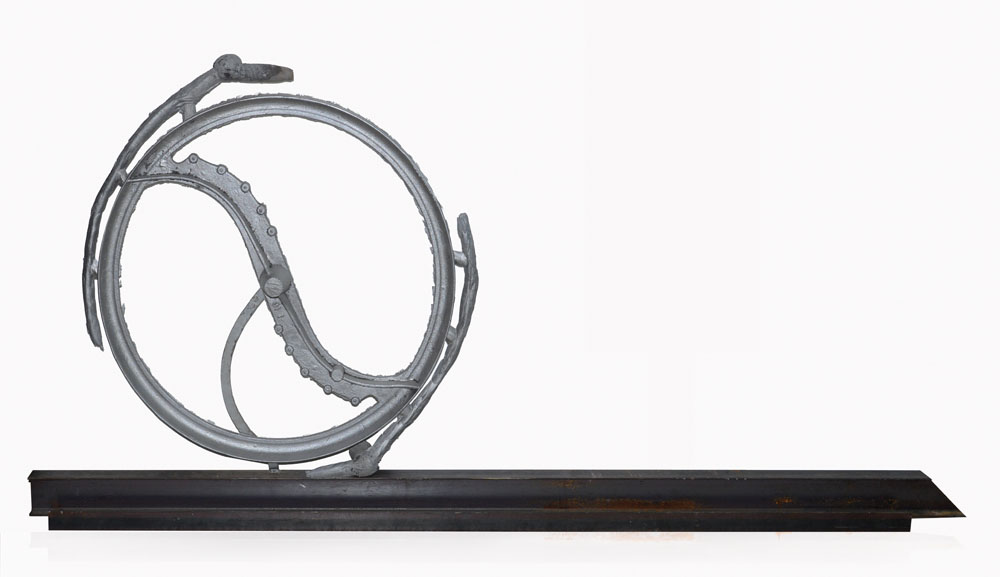 MATTIACCI ELISEO b. 1940  Piccolo veicolo, 1989 scultura in fusione di alluminio con piattaforma
