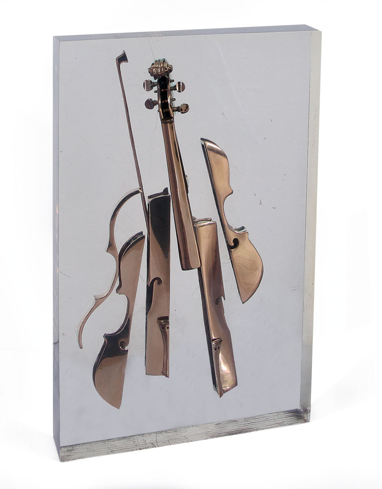 ARMAN FERNANDEZ b. 1928 d. 2005 Colère Europa, 2004 violino scomposto in bronzo dorato in resina