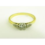 A DIAMOND SOLITAIRE RING WITH DIAMOND SHOULDERS, GOLD HOOP, 2.4G