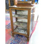 AN EDWARDIAN MAHOGANY AND CROSSBANDED CHINA CABINET