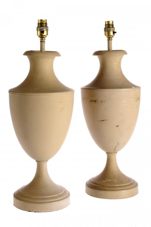 A PAIR OF OFF-WHITE PAINTED METAL TABLE LAMPS POSSIBLY DESIGNED BY OLIVER MESSEL, 1960-65, 39cm h