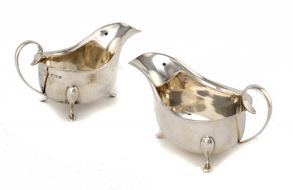 A PAIR OF GEORGE V SILVER SAUCE BOATS  17.5cm l, by Barker Bros Silver Ltd, Birmingham 1931, 13ozs