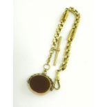 A GOLD WATCH CHAIN MOUNTED WITH A GOLD SWIVEL SEAL, BLOODSTONE AND CORNELIAN SET, 34G