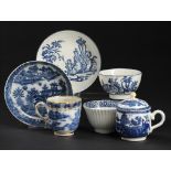 SIX CAUGHLEY BLUE AND WHITE TEA WARES, C1779-88 including a Cottage pattern custard cup and cover