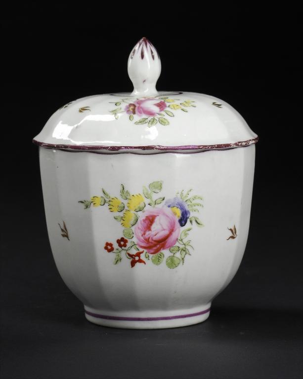 A RARE CALCUT POLYCHROME FLUTED SUCRIER AND COVER, C1794-96 12.5cm h Provenance: Godden Reference