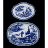 A CAUGHLEY BLUE AND WHITE DISH AND STAND, C1779-88 printed with the Fisherman pattern, 23 and 31.5cm