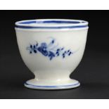 A RARE CAUGHLEY BLUE AND WHITE LOW EGG CUP, C1779-88 painted with the Chantilly Sprigs pattern,