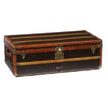 A LOUIS VUITTON TRUNK, SERIAL NO 803342, EARLY 20TH C the interior with canvas covered tray and