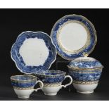 FIVE CAUGHLEY BLUE AND WHITE BELL FLUTED TEA WARES, C1779-88 printed with the Fitzhugh pattern,