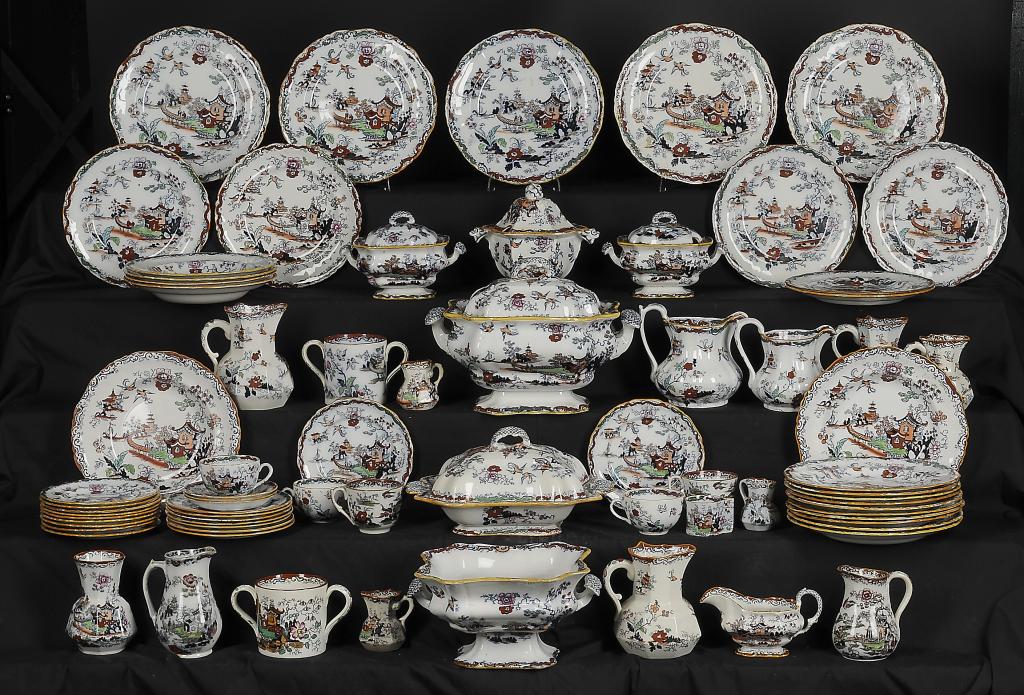 AN EXTENSIVE G L ASHWORTH & BROS COMPOSED DINNER SERVICE, LATE 19TH C largest meat dish 49cm w,