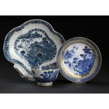 A CAUGHLEY BLUE AND WHITE SHELL SHAPED DESSERT DISH AND A MATCHING CHINESE TEA BOWL AND A SAUCER