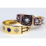 A SAPPHIRE AND DIAMOND THREE STONE GYPSY SET GOLD RING, MARKED 18CT, LATE 19TH CENTURY AND A