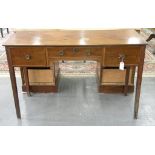 A VICTORIAN MAHOGANY DRESSING TABLE ON SQUARE TAPERED LEGS