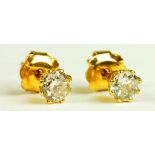 A PAIR OF DIAMOND EAR STUDS, WITH ROUND BRILLIANT CUT DIAMONDS