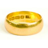 A 22CT GOLD WEDDING RING, 6.1G