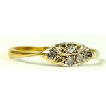 A DIAMOND FOUR STONE ILLUSION SET RING IN GOLD, MARKED 18CT,1.9G