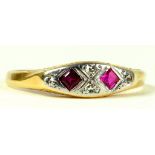 A RUBY AND DIAMOND SEVEN STONE RING IN GOLD, MARKED 18CT PLAT, 2.9G