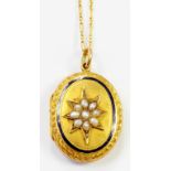 A VICTORIAN GOLD, ENAMEL AND SPLIT PEARL LOCKET ON A FINE NECKLET, 10.8G GROSS