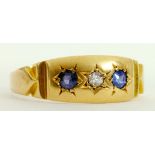 A VICTORIAN SAPPHIRE AND DIAMOND THREE STONE GYPSY SET RING IN 18CT GOLD, CHESTER 1898, 2.4G