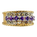AN AMETHYST AND DIAMOND RING IN GOLD, MARKED 14KT 585, 7.5G