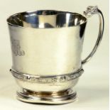 A GEORGE VI SILVER CHRISTENING MUG WITH GIRDLE OF CELTIC ORNAMENT, BIRMINGHAM 1939, 5OZS