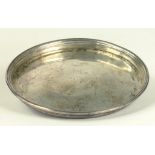 AN IRISH GEORGE III SILVER DISH OR FUNNEL STAND, CRESTED, BY WILLIAM BOND, DUBLIN 1793, 1OZ