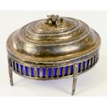 A CONTINENTAL PIERCED SILVER OVAL BUTTER DISH AND COVER, WITH BLUE GLASS LINER, EARLY 19TH