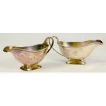 A PAIR OF GEORGE V SILVER SAUCE BOATS, LONDON 1930, 9OZS 10DWTS