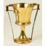 AN EDWARD VII SILVER GILT TWO HANDLED CUP, LONDON 1905, 9OZS