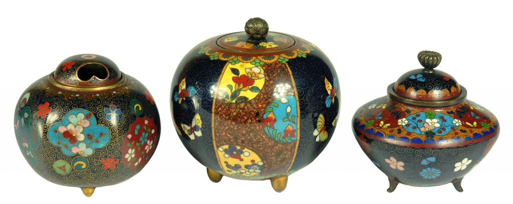 THREE JAPANESE CLOISONNÉ ENAMEL KOROS AND COVERS, MEIJI  7-9cm h (the largest ex Wheatley,