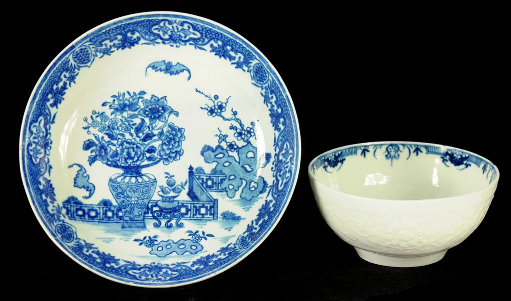 A WORCESTER CHRYSANTHEMUM MOULDED BOWL, C1765-70  painted in underglaze blue with the - Image 2 of 2