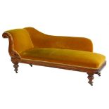 A VICTORIAN MAHOGANY CHAISE LONGUE