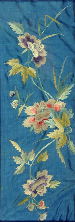 A GROUP OF CHINESE SILK EMBROIDERIES including pairs of sleeve bands and cuffs, various sizes all - Image 6 of 7